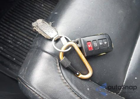 2017 Toyota Highlander Xle z USA, uszkodzony, nr VIN 5TDJZRFH2HS367521